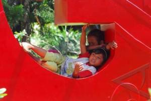 Anak jalanan di Kota Bandung Sumber: Antara Foto